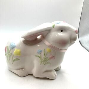 Vintage Mera Vic Ceramic Easter Bunny Figurine Decor Seasonal Holiday PreOwned